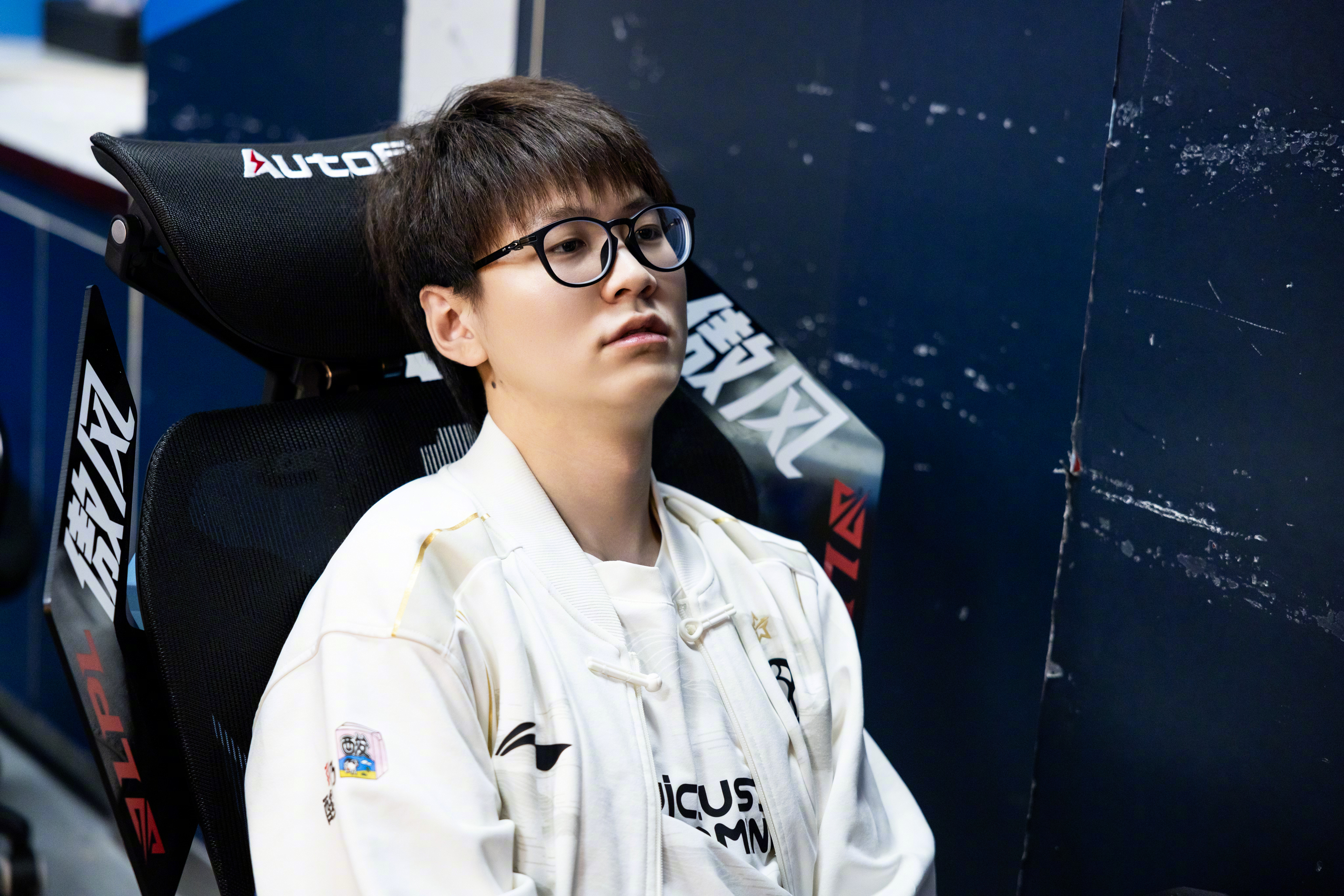 乐鱼-Rookie遭遇二十持续失利，利物浦教练压力巨大！气势如虹延续-乐鱼